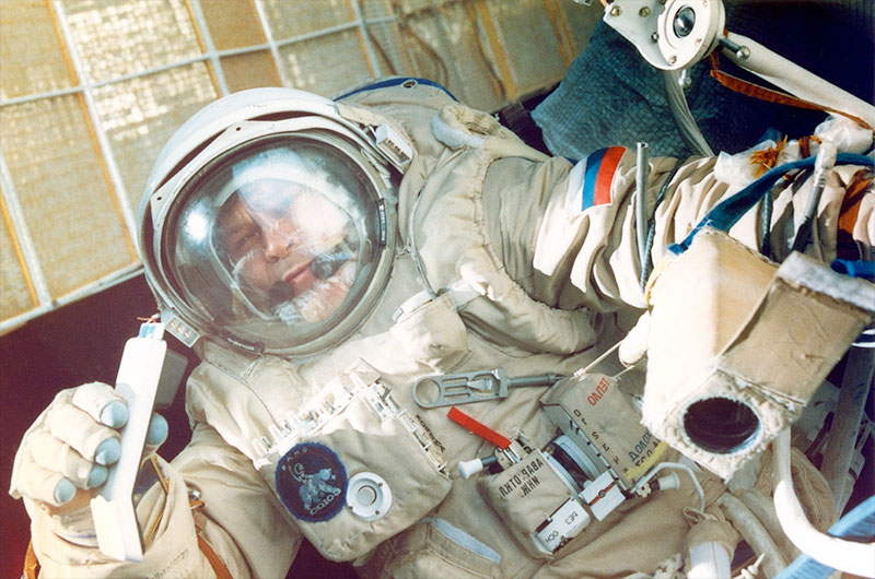 Cosmonaut Alexander Serebrov, Veteran of 4 Space Missions, Dies at 69